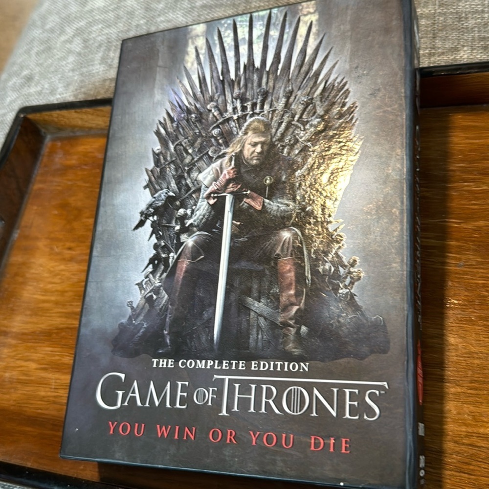 DVD TV Series GAME OF THRONES The Complete FIRST Season Plus BONUS FEATU…